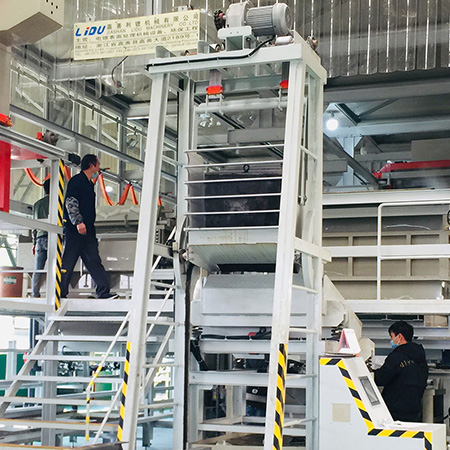入料升降台